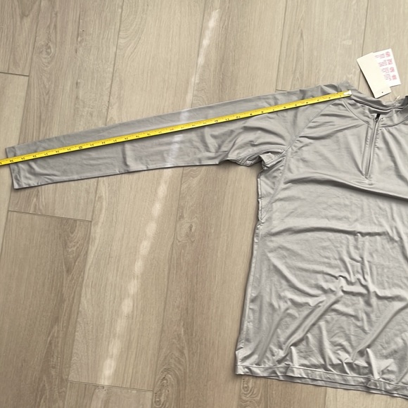 NEW Uniqlo Women Warm Dry Half Zip Long Sleeve Gray   Sz M. All Sales are Final - Picture 9 of 10